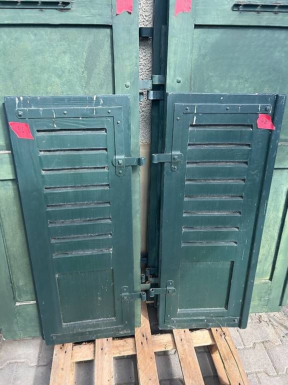 Fensterläden: Alte Fensterläden – Gebraucht aus Thun von Maverick_Q3 3