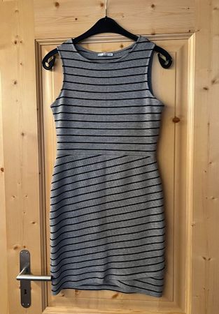 Grau-schwarzes Strickkleid von ESPRIT Gr. S - 2603107