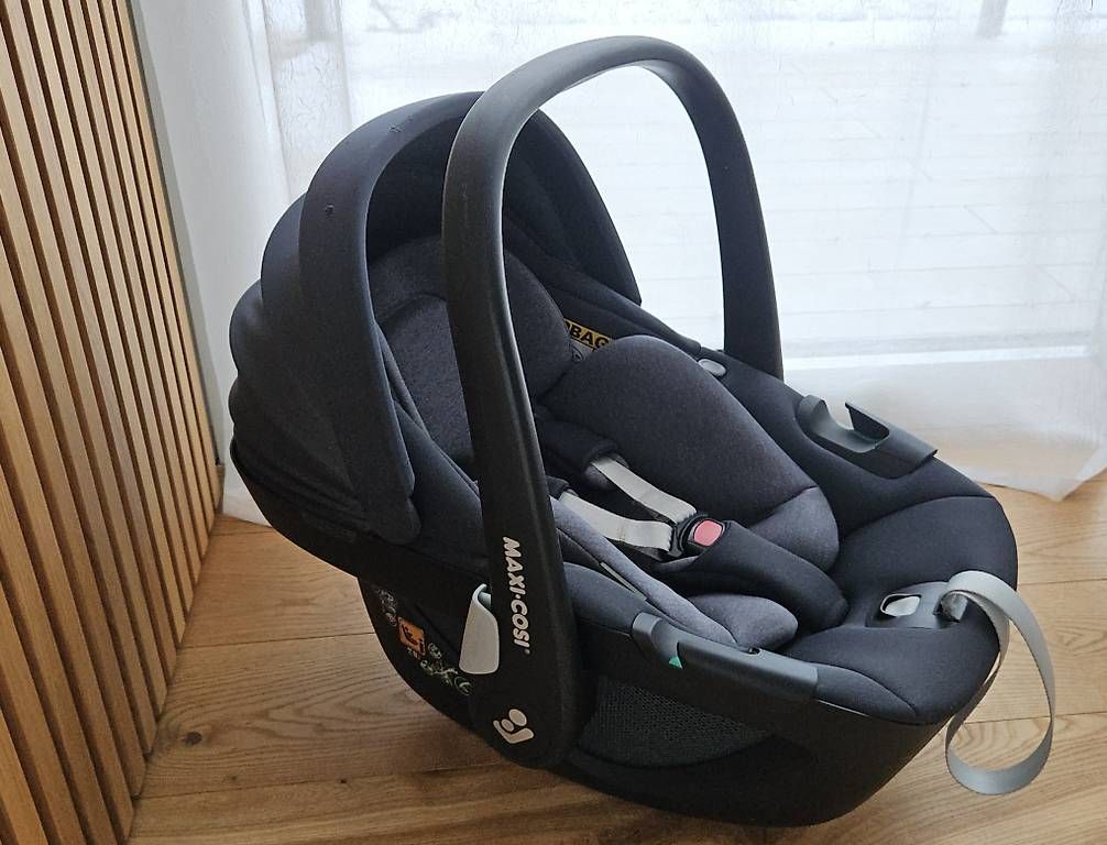 Seggiolini per auto: Maxi -Cosi Pebble 360 – Usato da Oberdorf SO venduto da Chalira 1