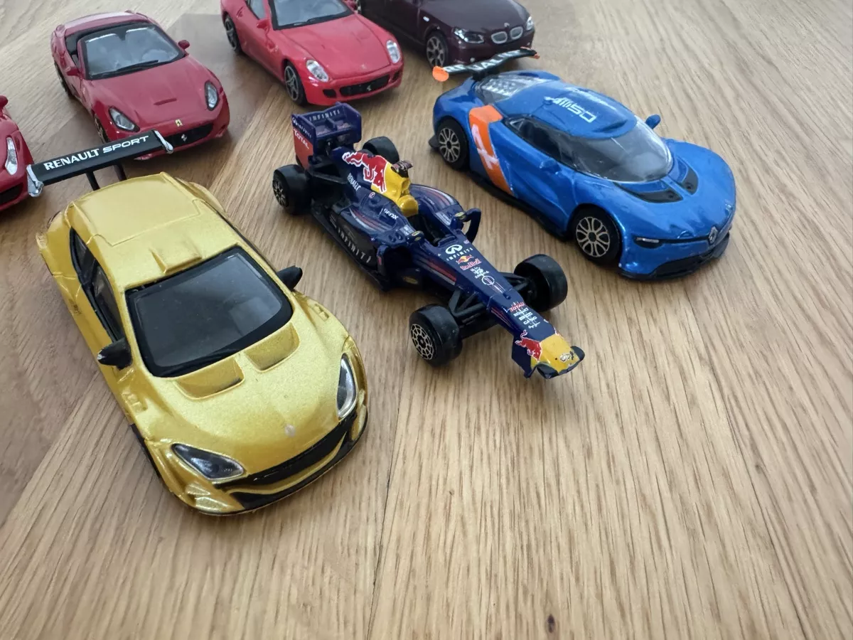 Bburago Modellini d'auto: Set Bburago Modellautos  – Usato da Zürich venduto da wtpooh 4
