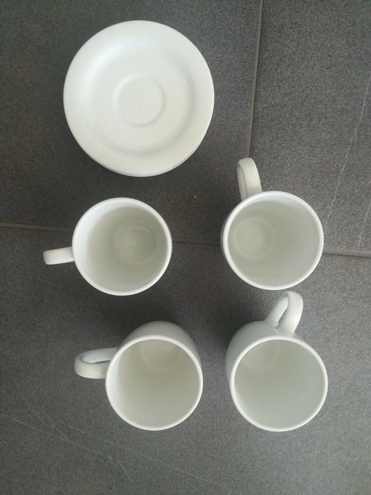 Tassen: 4 Mugs Kaffee oder Tee – Gebraucht aus Russikon von wanda2006