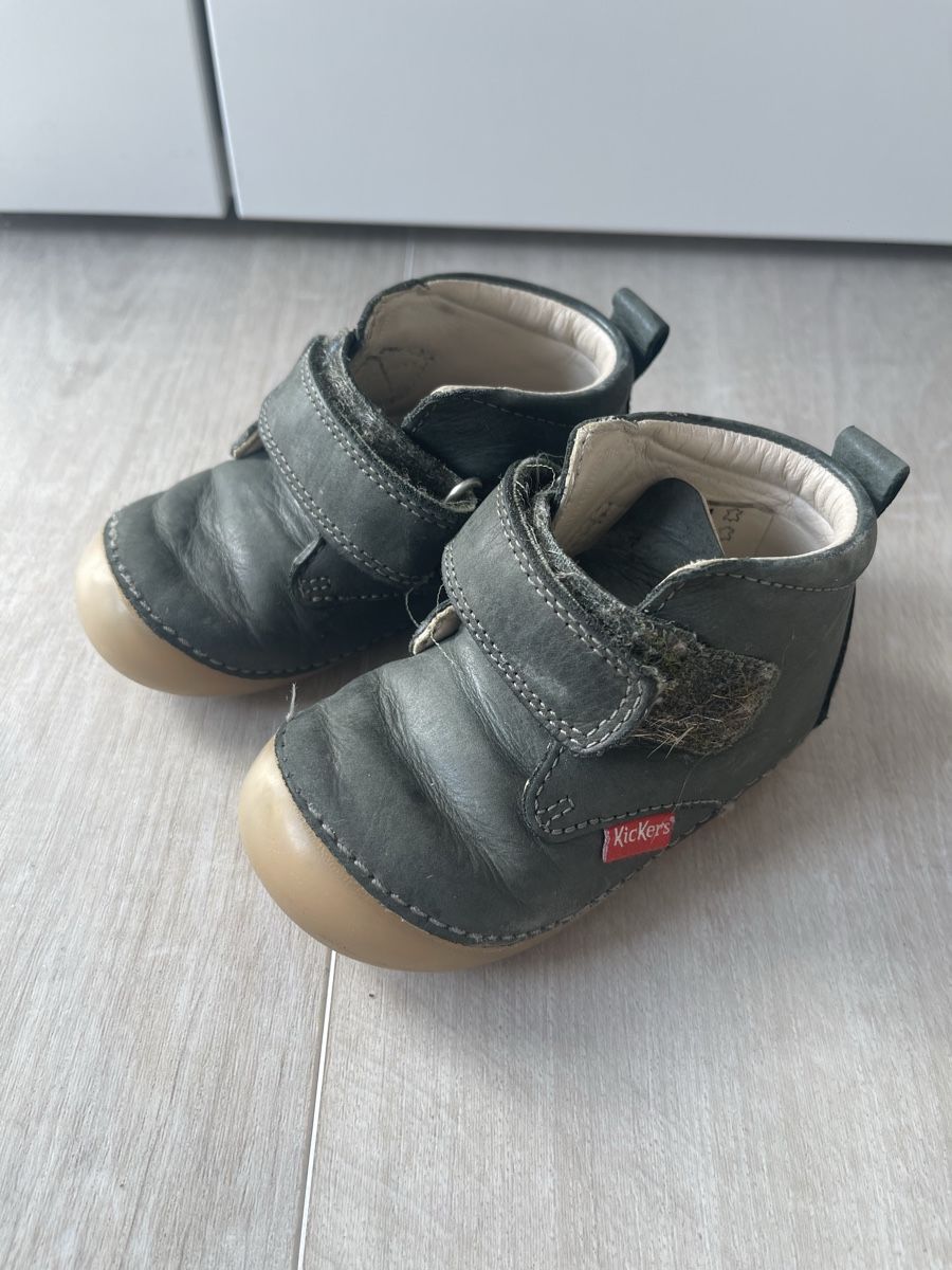 Scarpe per ragazzi: Kickers Kinder Schuhe Leder Gr 20 – Usato da Schlieren venduto da Keluwei