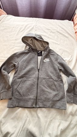 Lot de vêtements de sport marques mixtes état correct