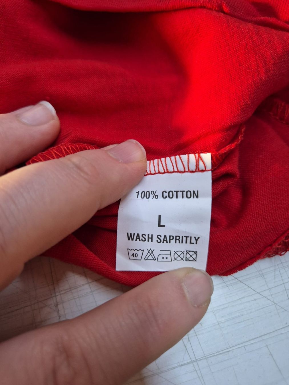 T-shirt: T-Shirts - Rot, Grösse L, 100% Baumwolle – Nuovo (secondo la descrizione) da Schwerzenbach venduto da Julbox 2