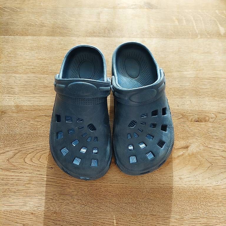 Scarpe per ragazzi: Clogs Kinder Grösse 32 – Usato da Fehraltorf venduto da fridolin024