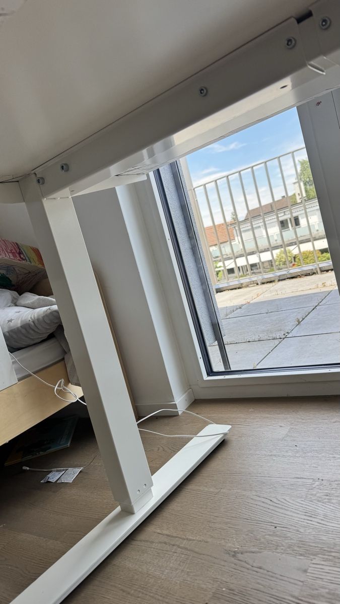 Scrivanie: Schreibtisch IKEA  – Usato da Zürich venduto da cam_l7gj 3