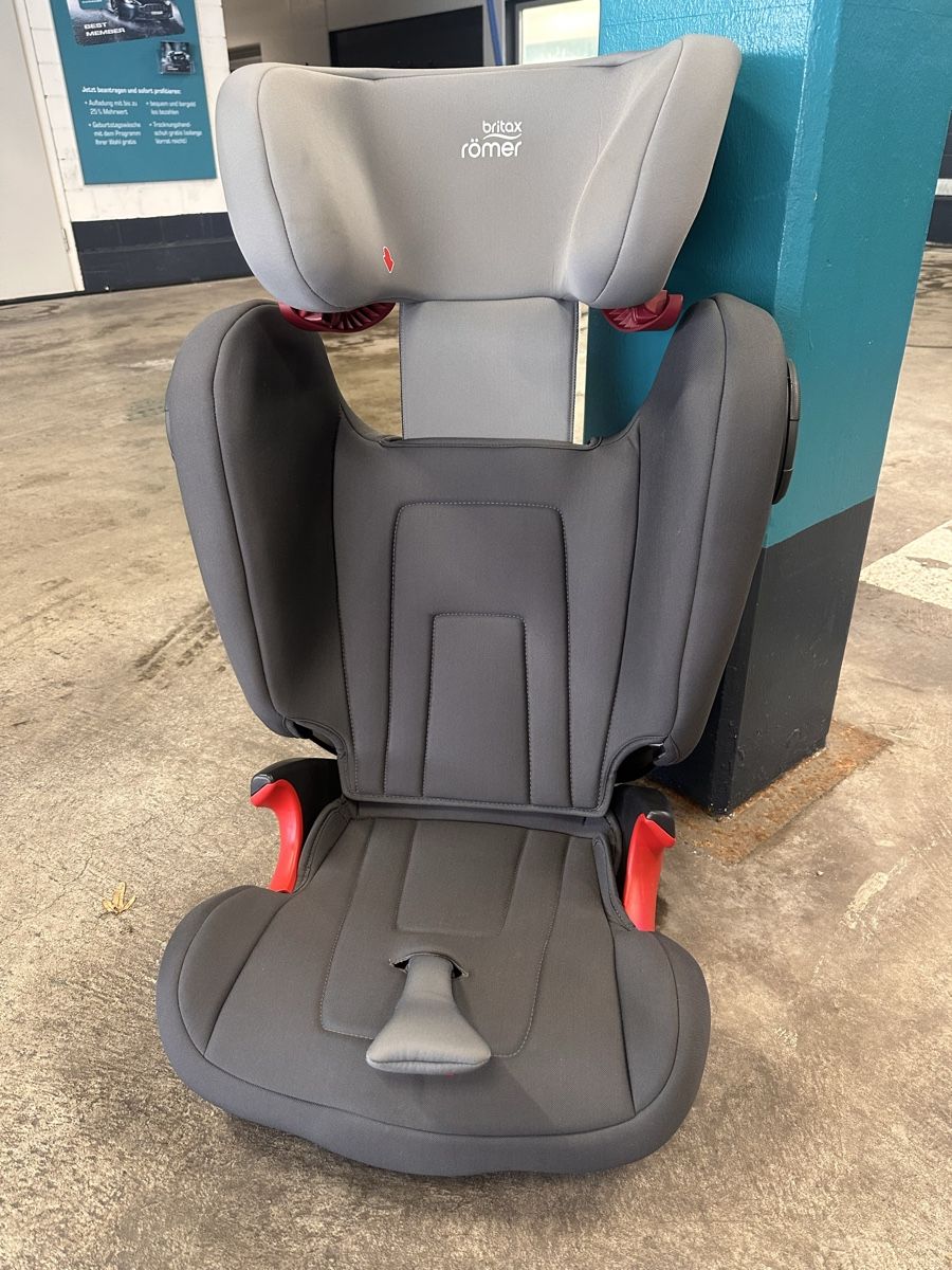 Britax Römer Seggiolini per auto: Römer Britax Kidfix Kindersitz – Usato da Brüttisellen venduto da dod_tdz2