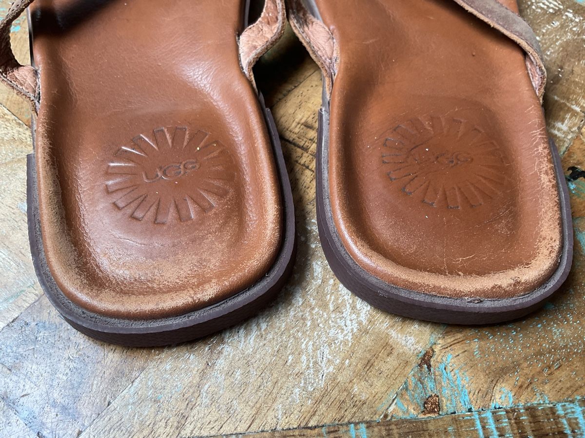 Ugg Scarpe da uomo: Ugg Leder Flip Flops braun G. 42 – Usato da Bachenbülach venduto da Sybeco 7