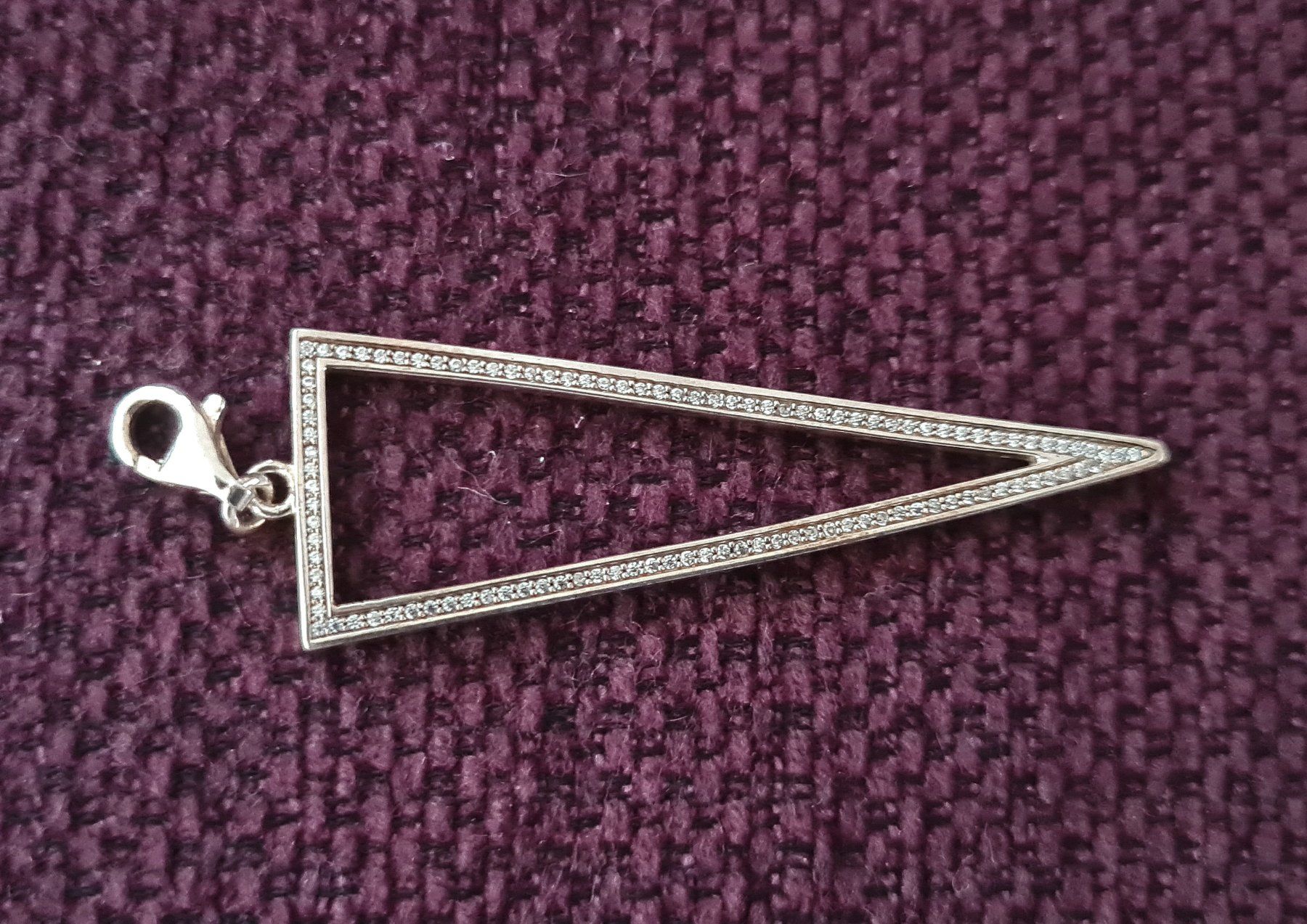 Thomas Sabo Ciondoli: Thomas Sabo, 925 Silber, Dreieck, NEU – Nuovo (secondo la descrizione) da Liestal venduto da Shelby787