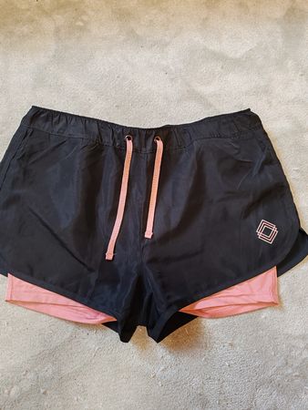 Sportshorts Crivit schwarz rosa Grösse M 40/42 neuwertig