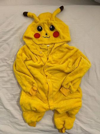 kuscheliges niedliches Pikachu-Kostüm/Pyjama Gr. 110