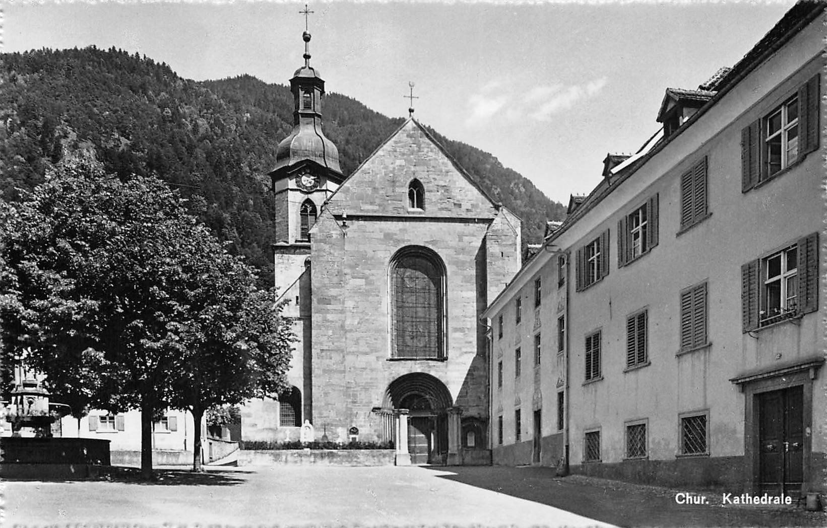 Cartoline postali: 2x Chur, Kantonsspital, Kathedrale – Usato da Ottikon b.Kemptth. venduto da Neptun1974 2