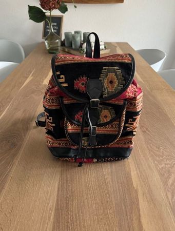 Rucksack mit Ethno-Muster