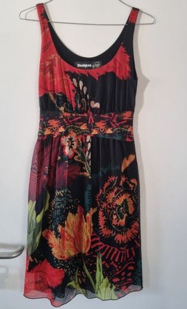 Sehr schönes Kleid von Desigual Gr. S (eher XS) TOP