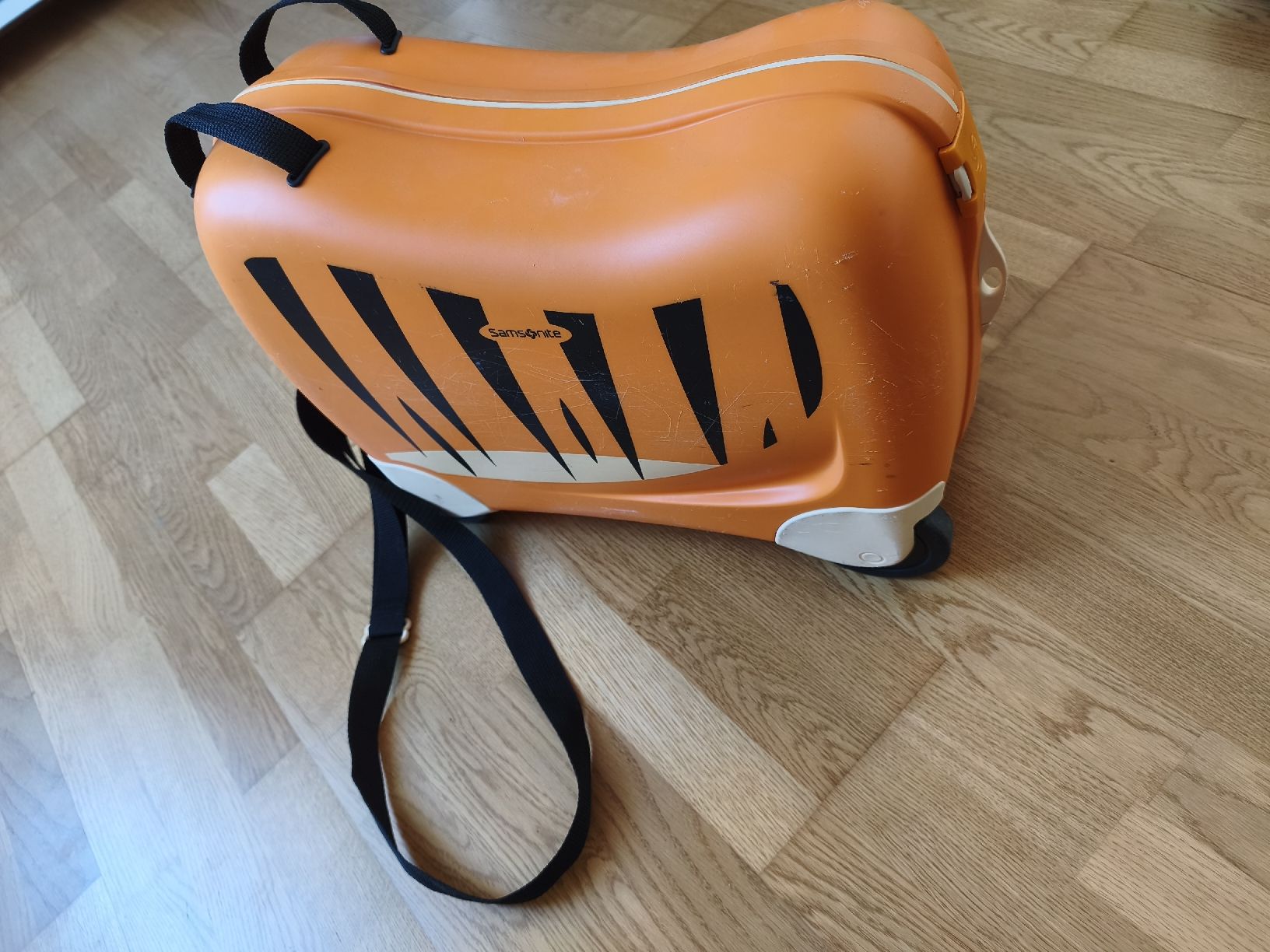 Samsonite Reisekoffer: Samsung Kinderkoffer Tiger – Gebraucht aus Boll von pat_9xqc