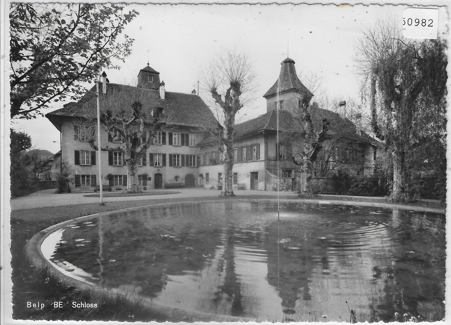 Cartes postales: Belp BE - Schloss – D'occasion à Ettingen par Kartenplanet
