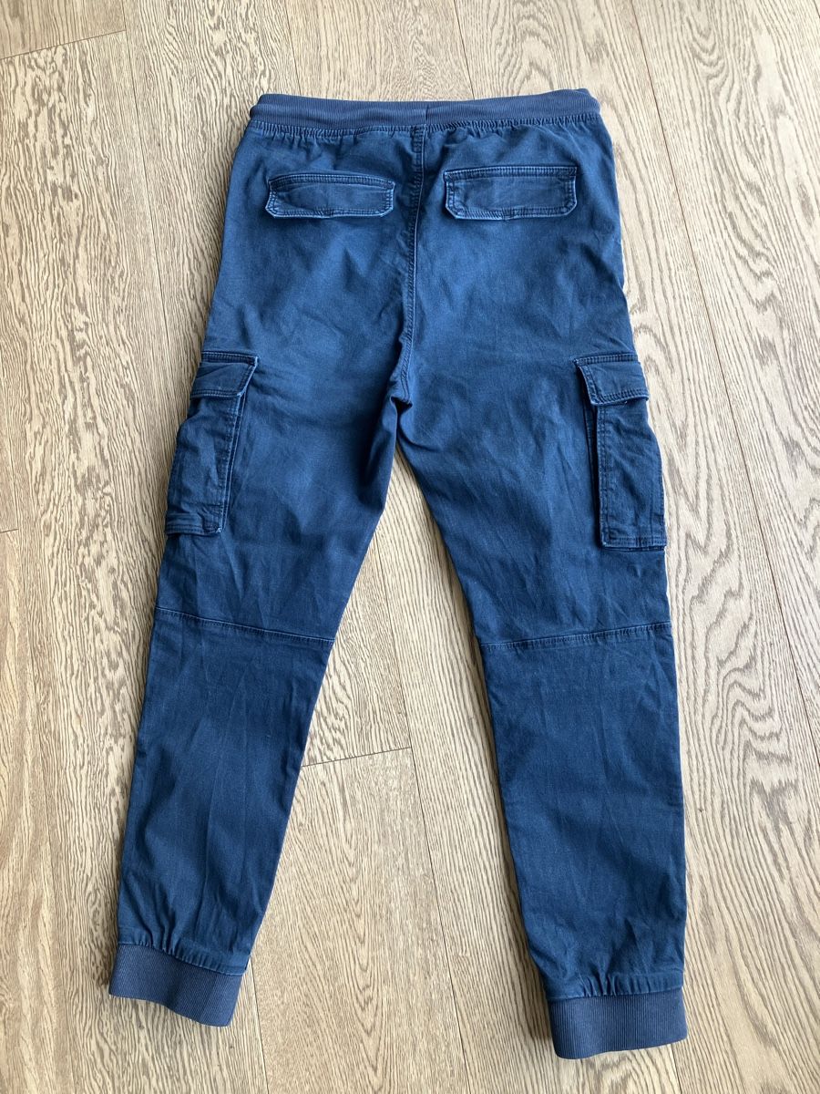 H&M Pantaloni: Cargohose dunkelblau 170 – Usato da Cham venduto da Liliane78 2