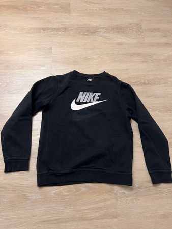 Schwarzer Nike Pullover, Grösse (147-158cm), Top Zustand!