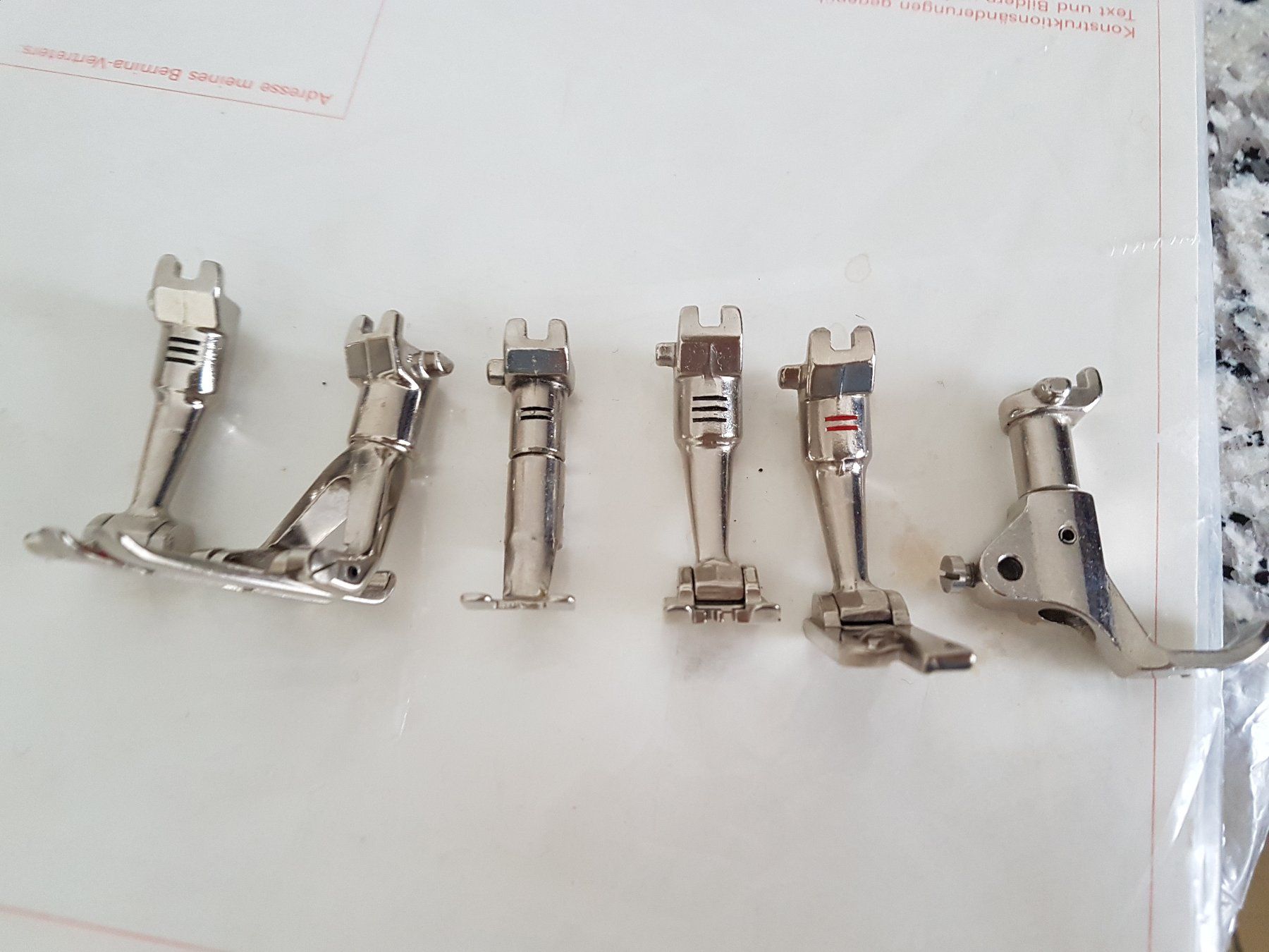 Bernina Macchine da cucire: Bernina Nähmaschine Box +6 Füsschen – Usato da Wallisellen venduto da Swissline11 1