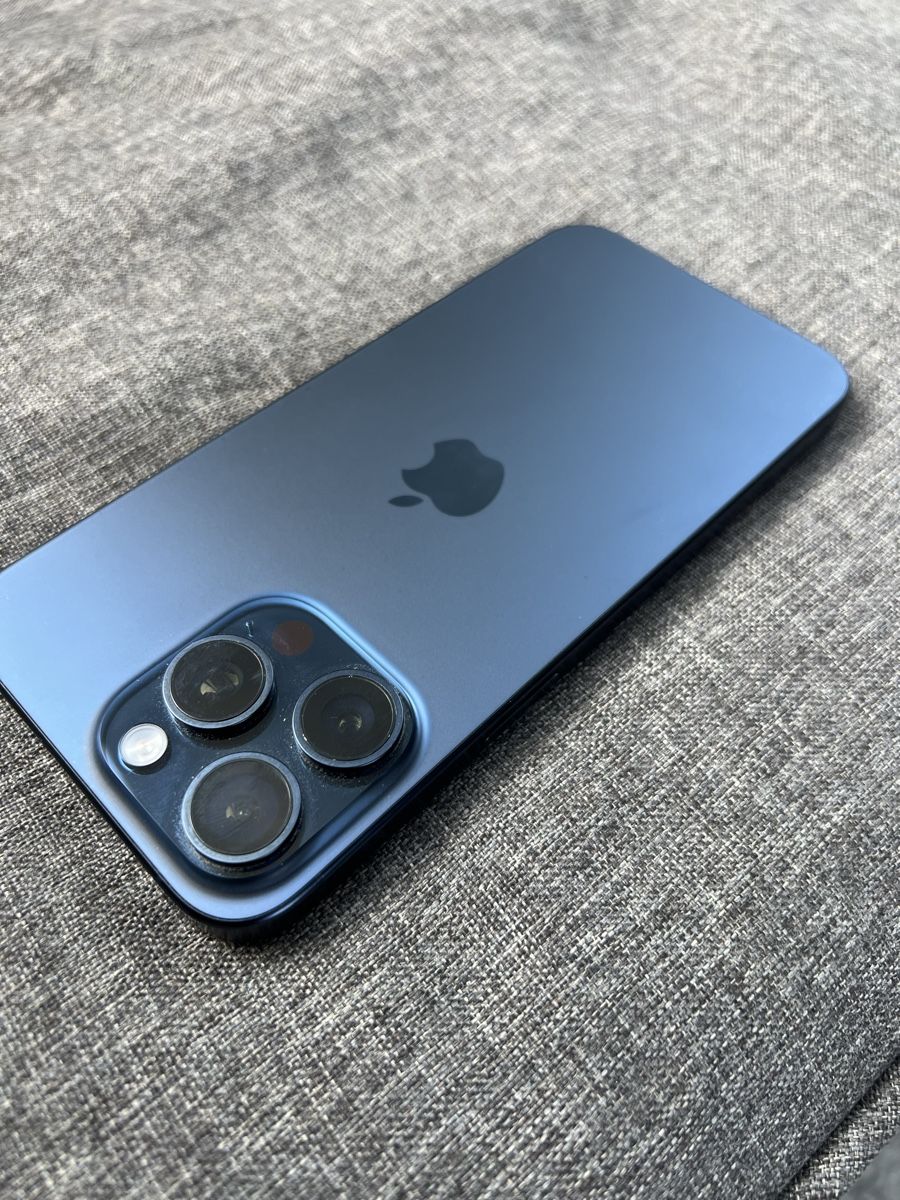 Apple Portables: iPhone 15 Pro Max – D'occasion à Wattwil par BMW36 1