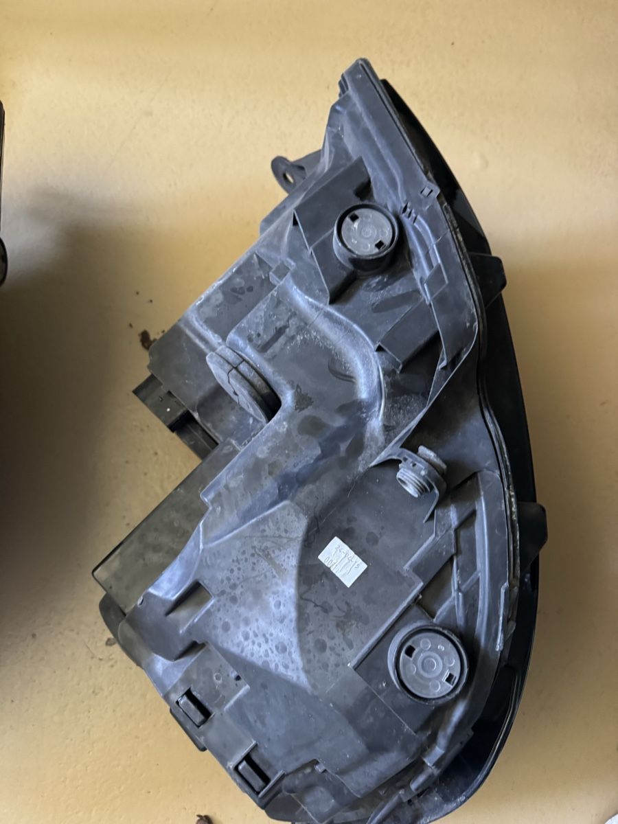 VW Fari: VW T6 Frontscheinwerfer – Usato da Schönenberg ZH venduto da Powerspeed 2