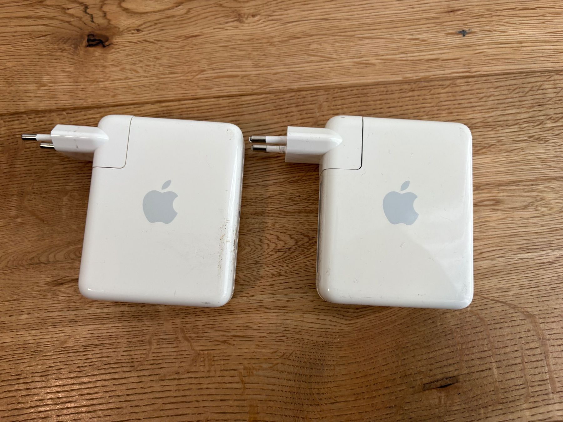 Apple Unità & Adattatore: 2x Apple AirPort Express Base Station - Model A1264 – Usato da Lausen venduto da sen_jm7c
