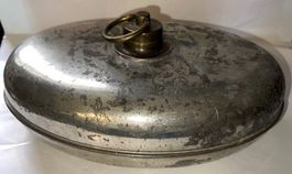 Vintage Wärmeflasche aus Metall, ideal für kalte Tage!