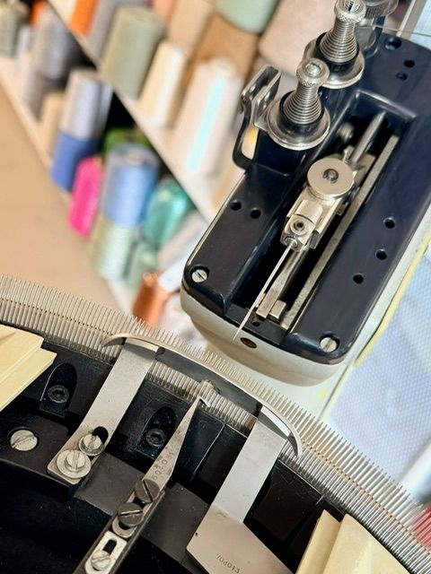 Tutte le macchine: Professionelle Kettelmaschine Exacta Vision Feinheit 16 – Usato da Plons venduto da Zimpfer 4