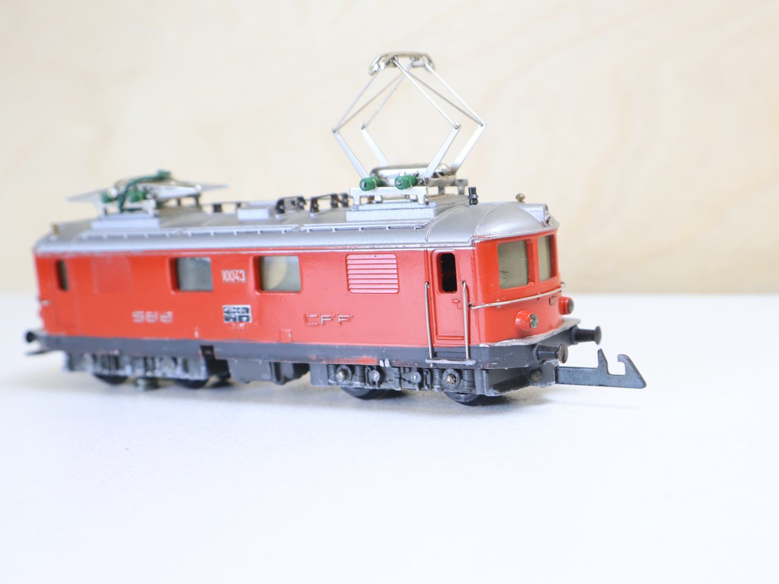 Wesa Modelleisenbahnen: WESA SBB Re 4/4 E-Lok - Rot – Gebraucht aus Winterthur von Monstera 4