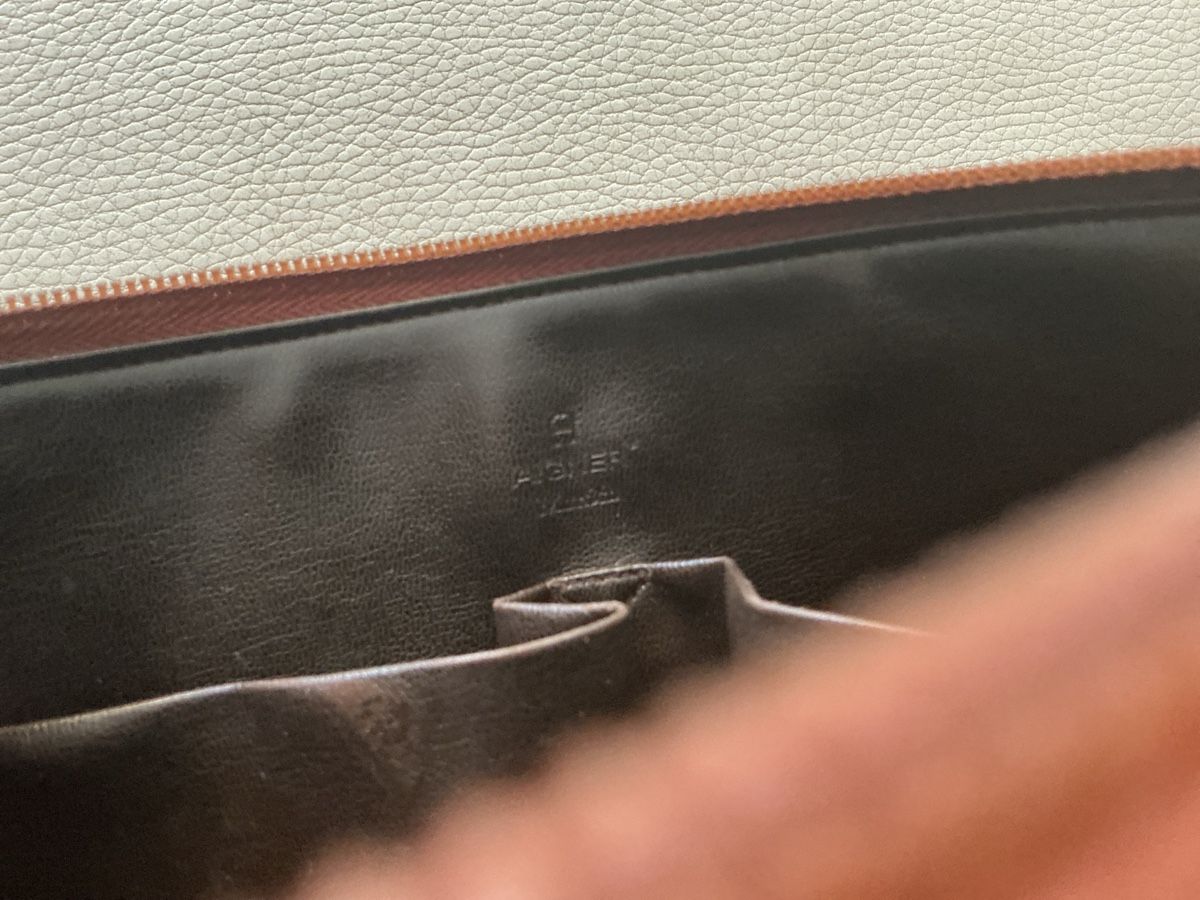 Aigner Custodie per cosmetici: Aigner clutch oder Necessaire  Monogramm – Usato da Wettingen venduto da Andres54 3