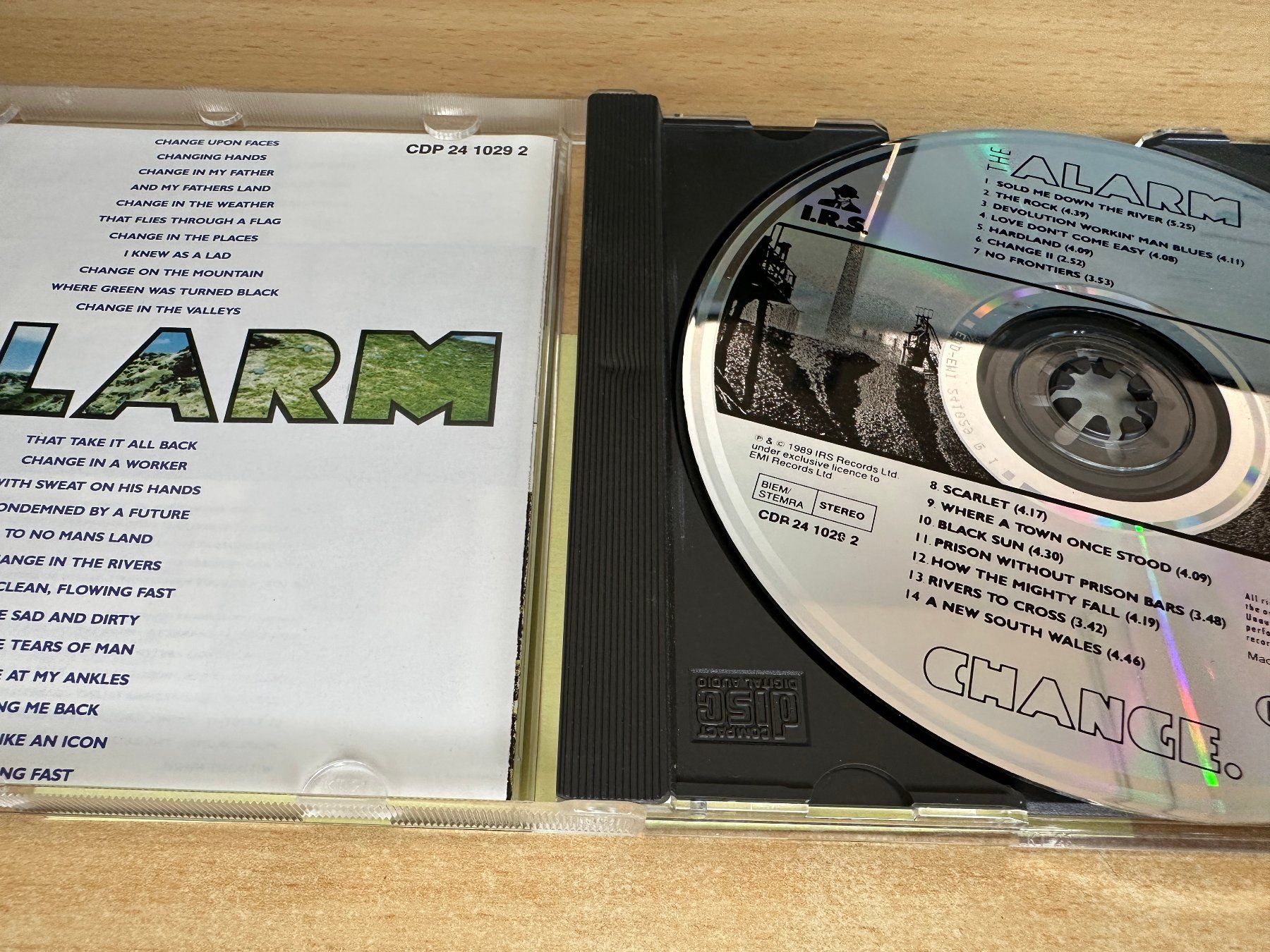 CD: O3 The Alarm – Change – Usato da Rikon im Tösstal venduto da Alpenmutz 2