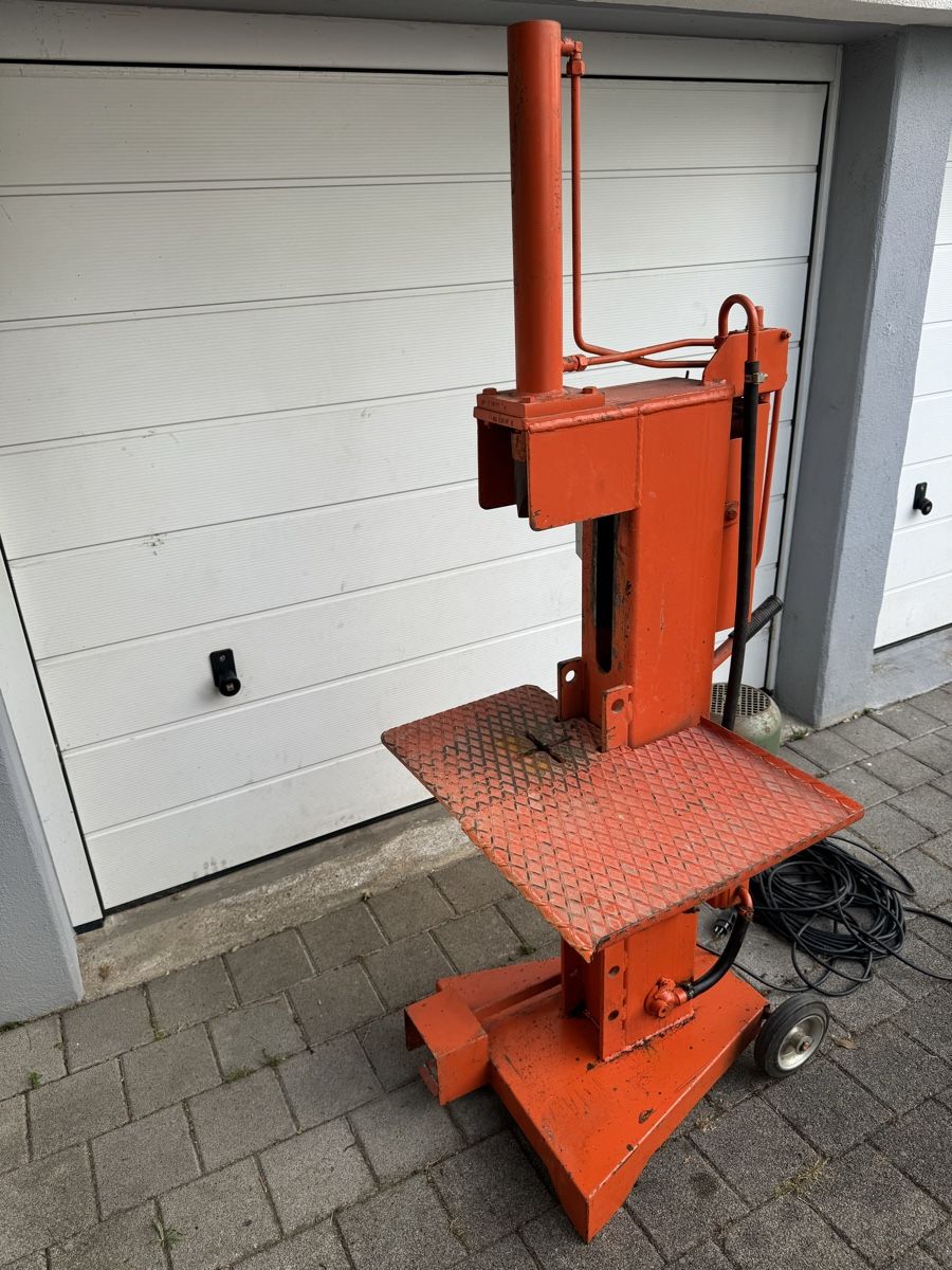 Tutte le macchine: Holzspalter guter Zustand – Usato da Möhlin venduto da mic_k7rm 1