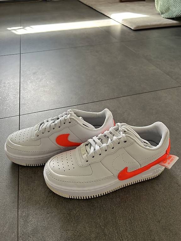 Nike Scarpe da donna: Nike Air Force 1 – Usato da Utzenstorf venduto da Liverpool91
