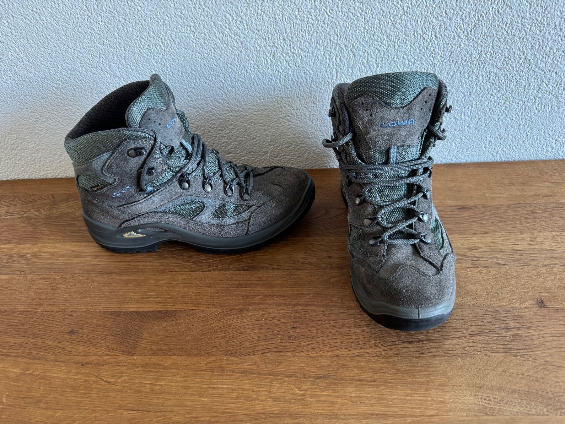 Lowa Scarpe da uomo: Lowa Wanderschuhe Gr 41 – Usato da Frauenfeld venduto da max11116 1