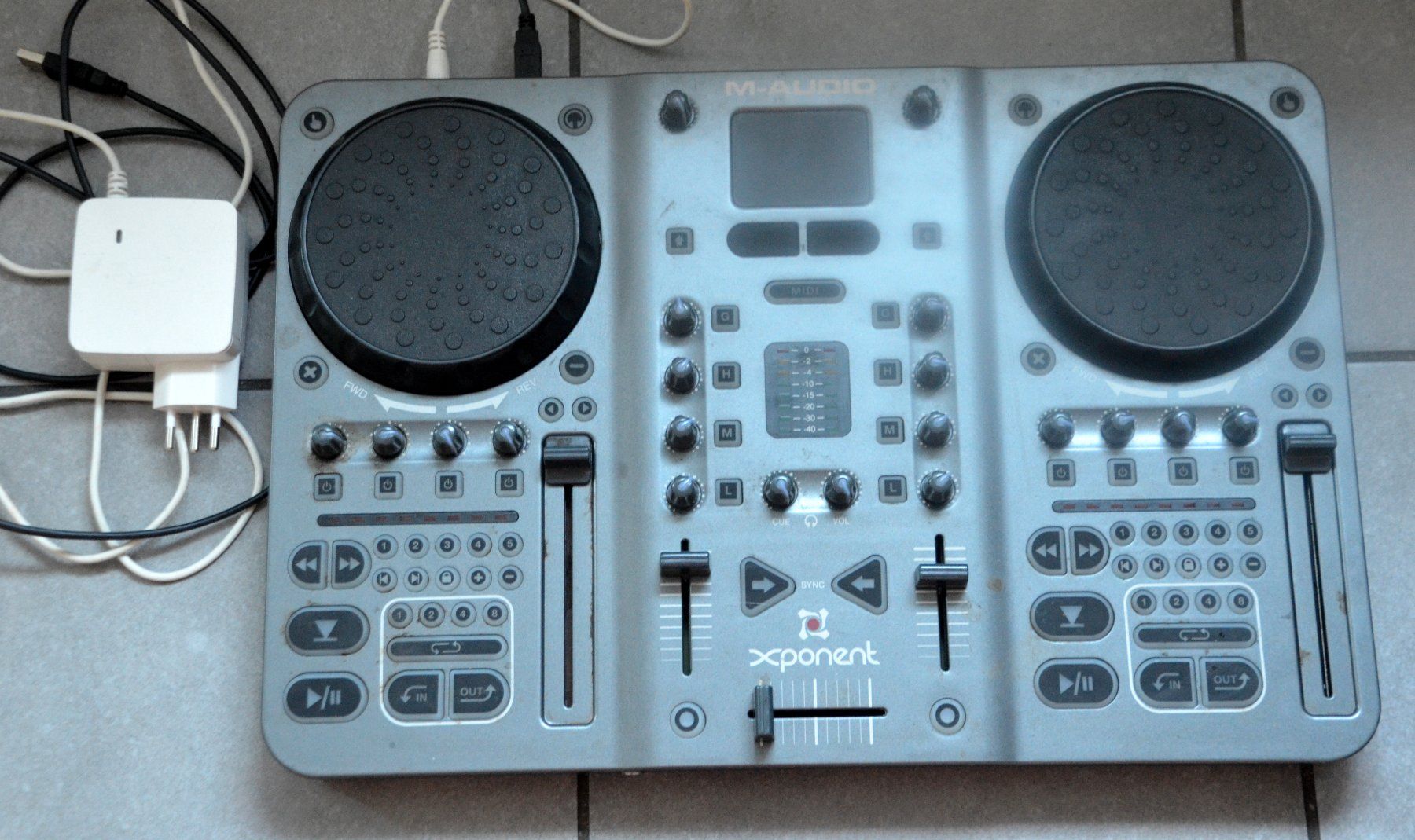 M-Audio Console di mixaggio: M-Audio Torq Xponent Mixer / Table de mixage – Usato da Collonges venduto da arashee