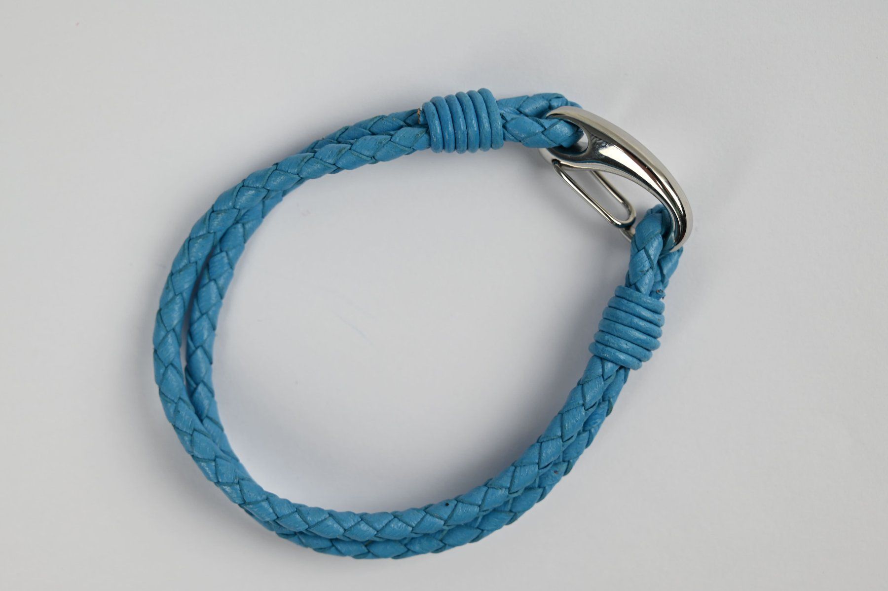 Bracciali & Braccialetti: Lederarmband Naccari mit Verschlussöse, hellblau – Nuovo e nell'imballaggio originale da Wängi venduto da LiqKojote