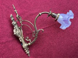 Antik Wandlampe  mit Opalinglasschirm Top Zustand