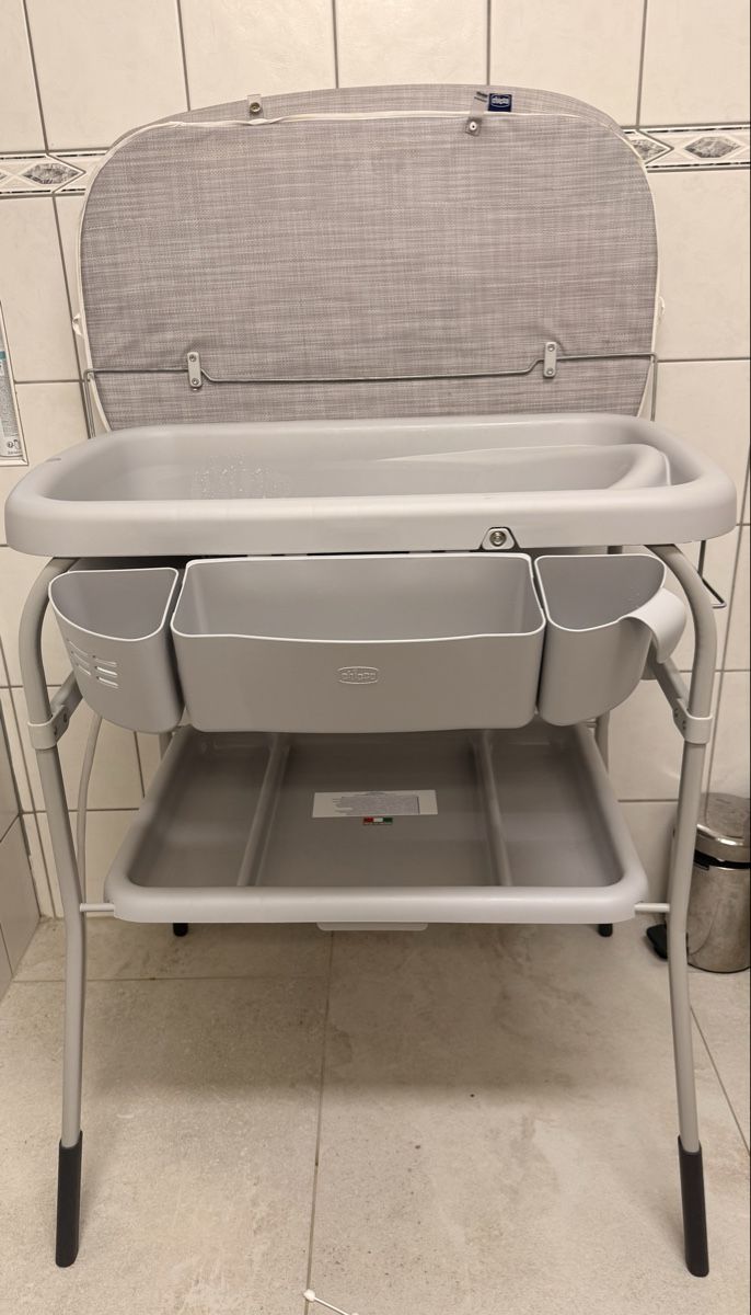 Chicco Baignoires: Baignoire/ table à langer sur pied chicco – D'occasion à Vallorbe par nde_77k6
