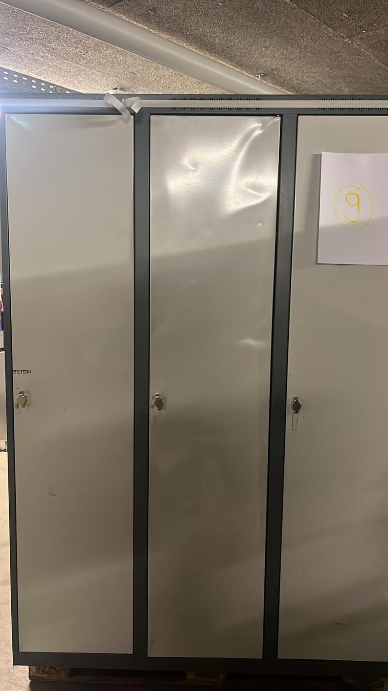 Lista Guardaroba: Lista Graderobenschrank, Spind 3fach – Usato da Berlingen venduto da mar_j9wt 1
