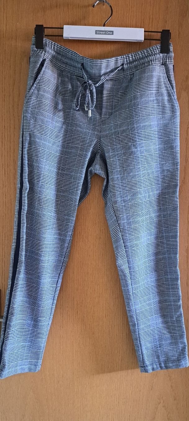 Hosen: Street One Hose Gr.36/26 – Gebraucht aus Thalheim AG von Bekuadma