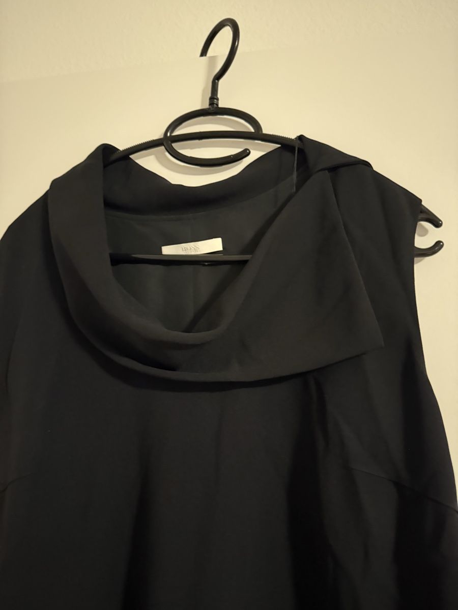 Hugo Boss Chemisiers: Bluse – Neuf avec emballage d'origine à Glis par slavkomajic 1