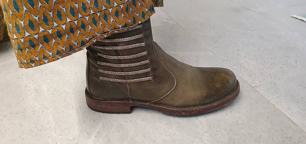 Moma Scarpe da donna: MoMa Stiefeletten Damen Grösse 39 – Nuovo (secondo la descrizione) da Oberwangen b. Bern venduto da Levidog 1