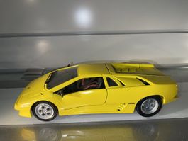 Lamborghini Diablo Modellauto 1:18 gelb neuwertig!