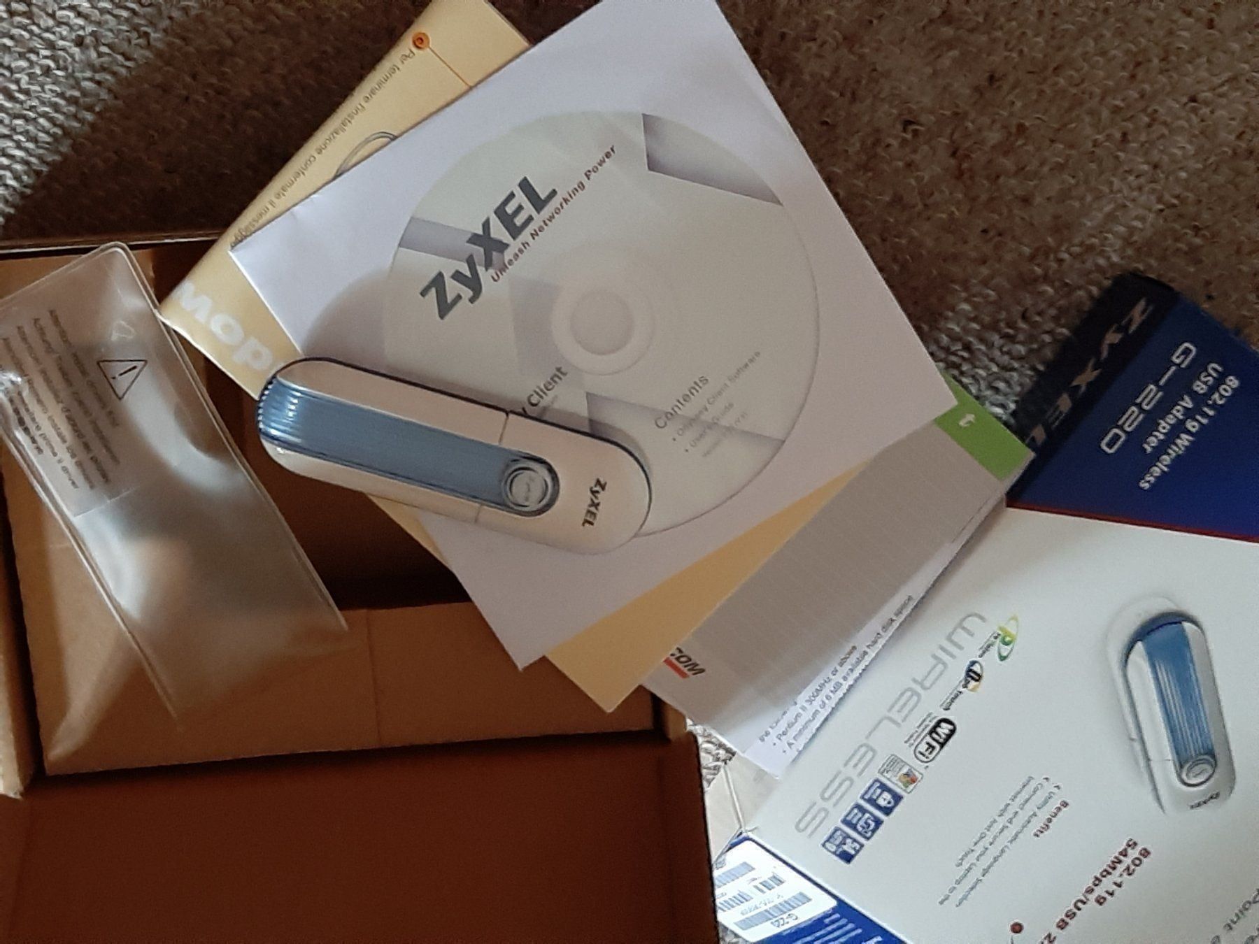 Modem & Router: ZYXEL wireless usb adapter G-220 – Nuovo e nell'imballaggio originale da Porza venduto da ulletta1 2