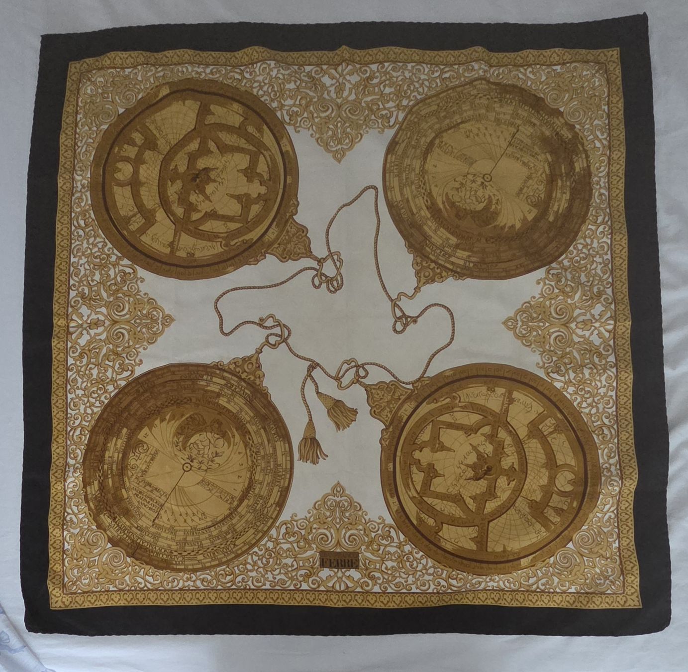 Gianfranco Ferre Foulards, Tücher & Schals: FERRÉ GIANFRANCO FOULARD – Gebraucht aus Ascona von principessacaroline