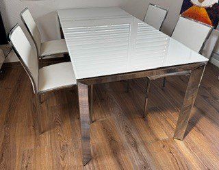 Micasa Set de table et chaises: Esstisch in Chrom mit Milchglasplatte, Gratisstühle – D'occasion à Hagendorn par RolandM 1