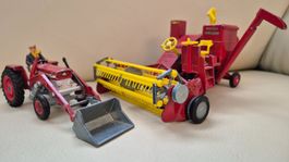 Corgi Toys Major MF 780 Harvester und MF Schaufeltractor