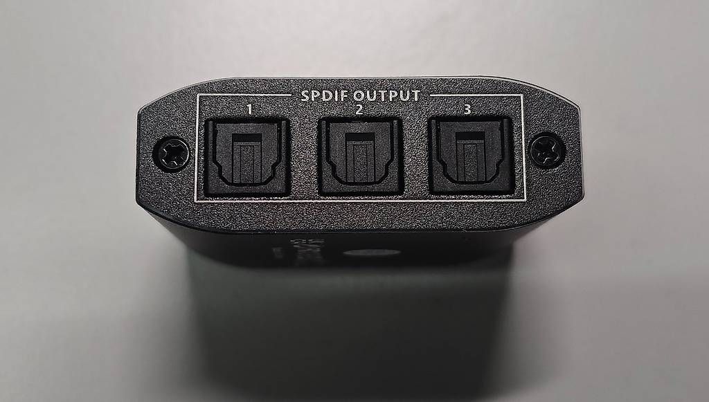 Convertisseurs: SPDIF Audio Splitter 1 auf 3 – D'occasion à Steinerberg par Bcsbcs 2