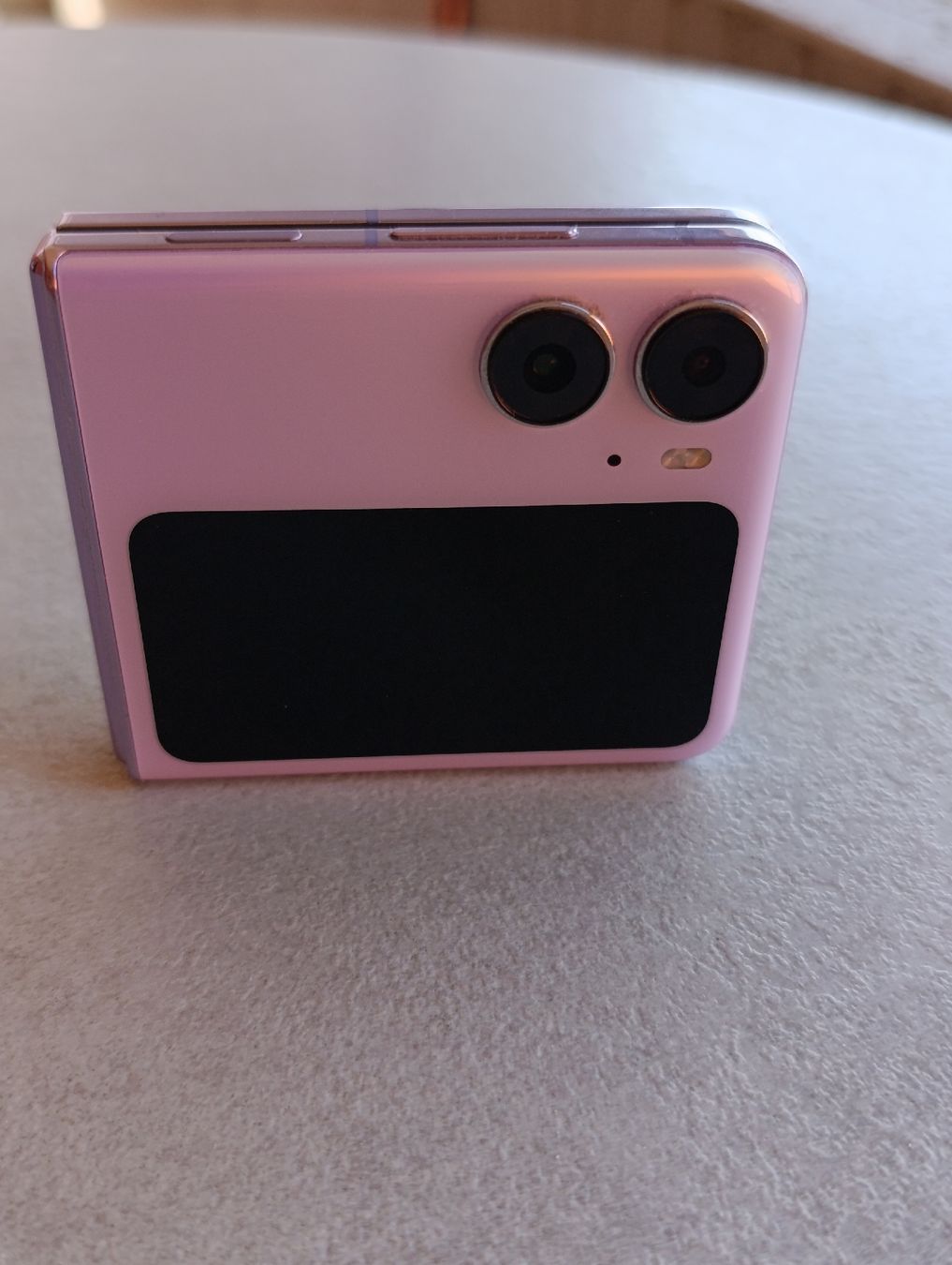 Oppo Telefoni cellulari / Smartphones: Oppo Find N2 Flip – Usato da Zug venduto da wavewood 1