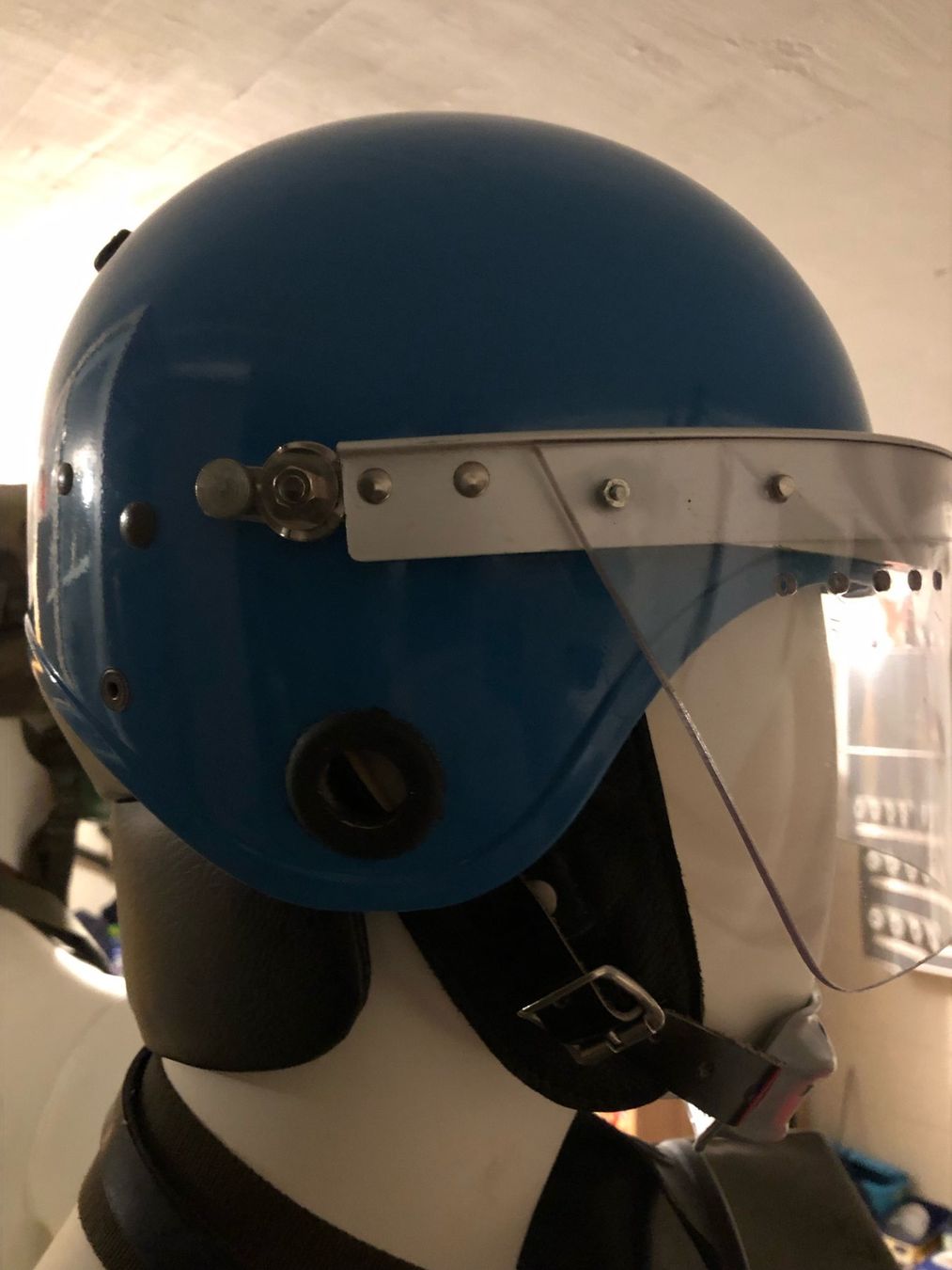 Helme & Visiere: Polizei Einsatzhelm – Gebraucht aus Gümmenen von Ug6 2